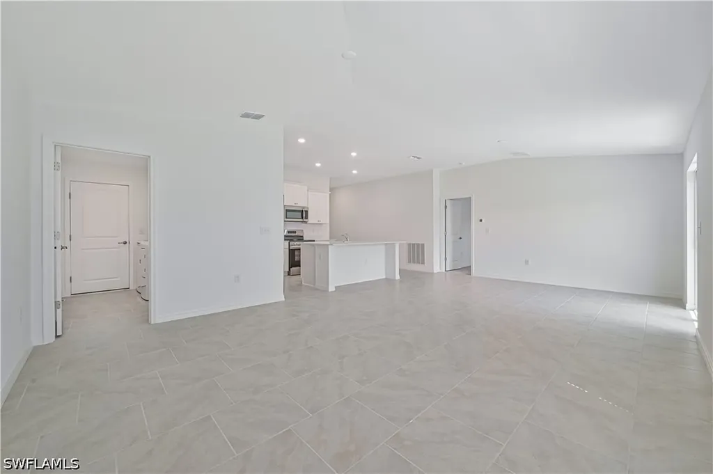 2901 SW 18th Place Cape Coral FL 33993