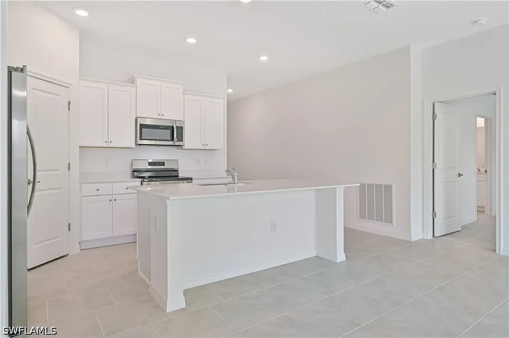 2901 SW 18th Place Cape Coral FL 33993