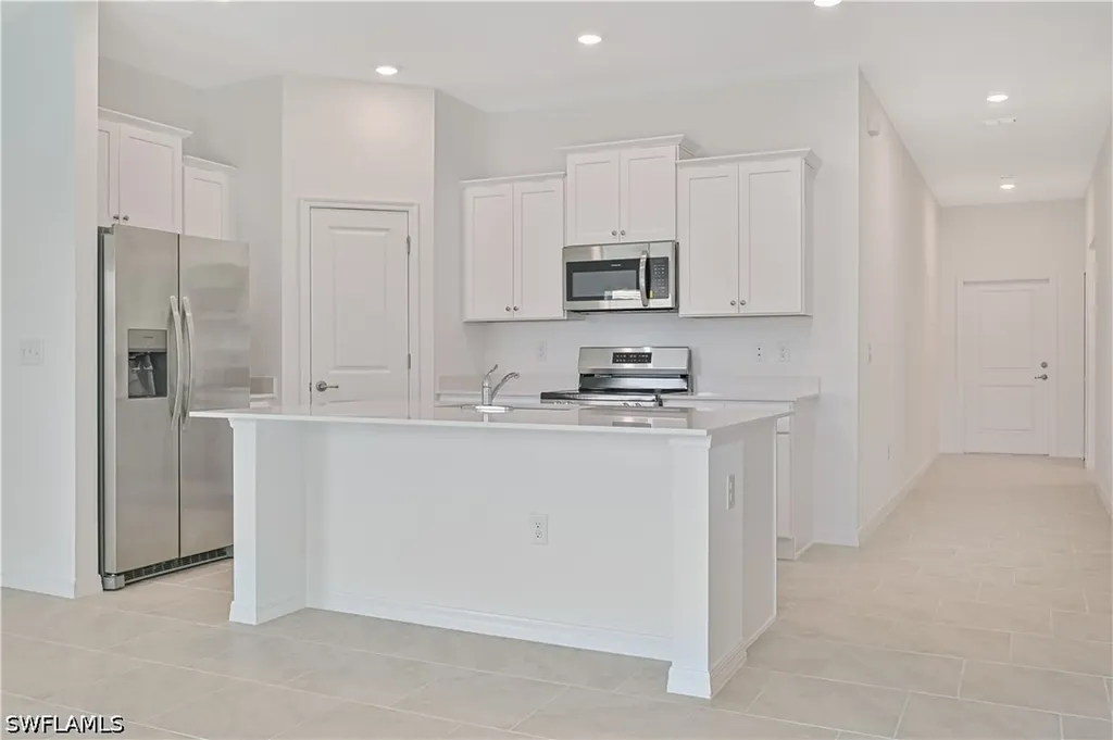 2901 SW 18th Place Cape Coral FL 33993
