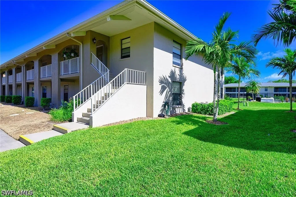 135 Cypress Way E Naples FL 34110