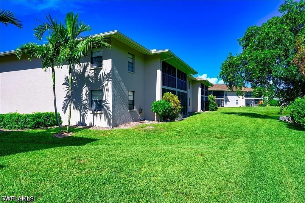 135 Cypress Way E Naples FL 34110