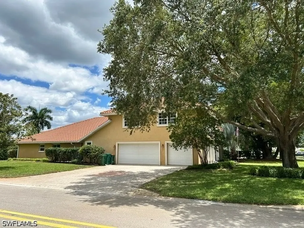 2312 Kings Lake Boulevard Naples FL 34112