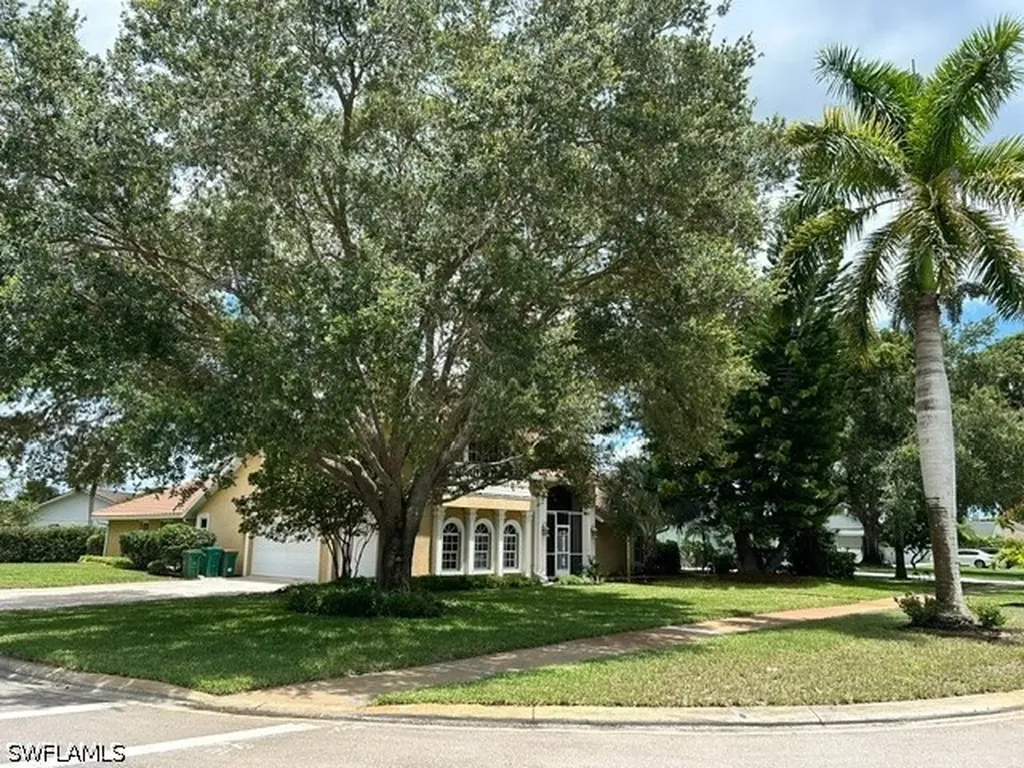 2312 Kings Lake Boulevard Naples FL 34112