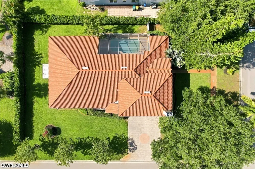 2312 Kings Lake Boulevard Naples FL 34112