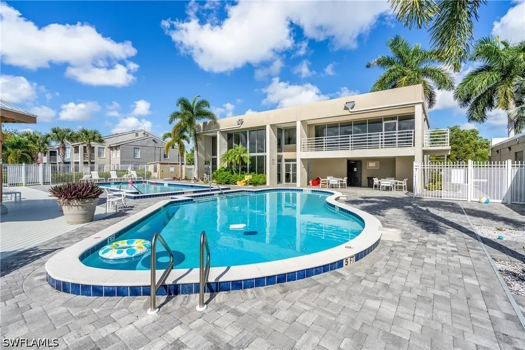 185 Santa Clara Drive Naples FL 34104
