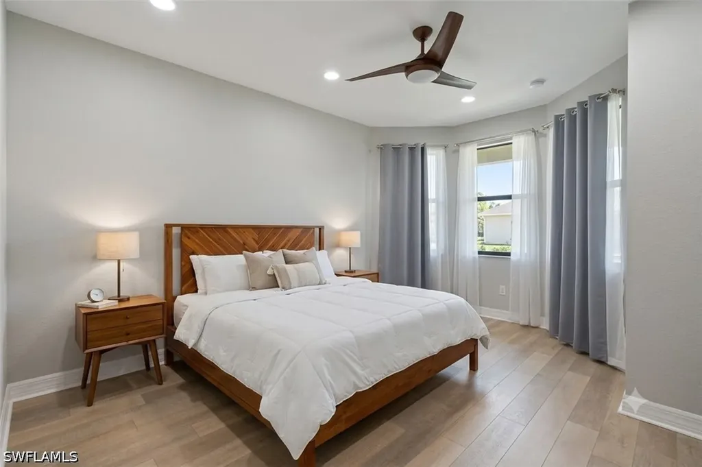 13728 Luna Drive Naples FL 34109