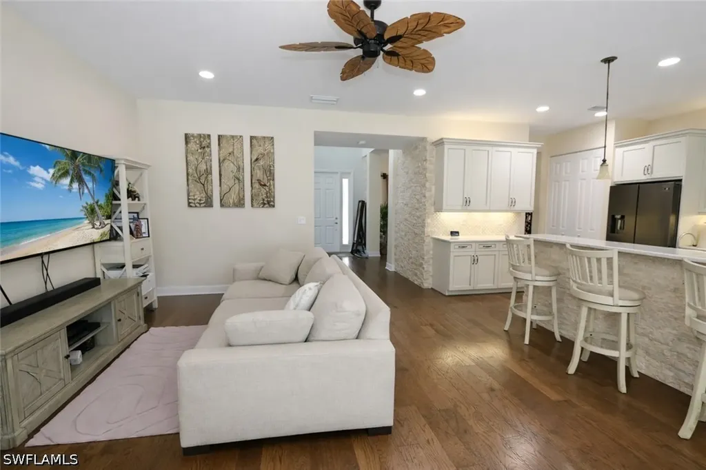 13728 Luna Drive Naples FL 34109