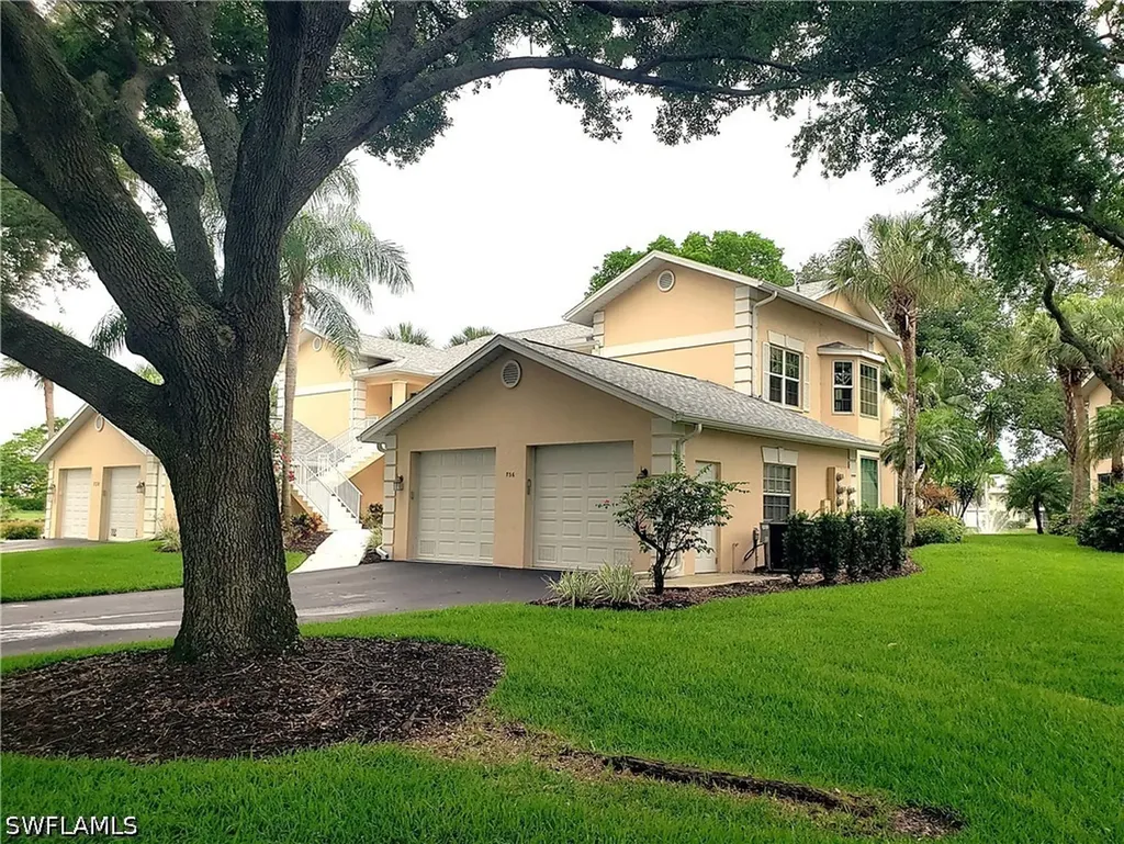 736 Wiggins Lake Drive Naples FL 34110