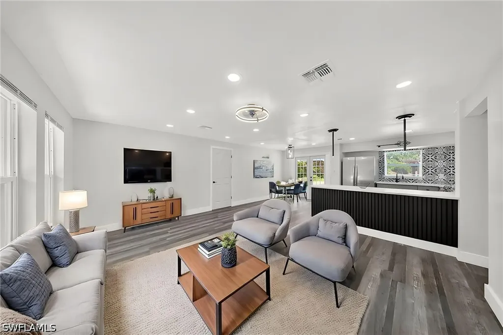 280 1st Street NW Naples FL 34120