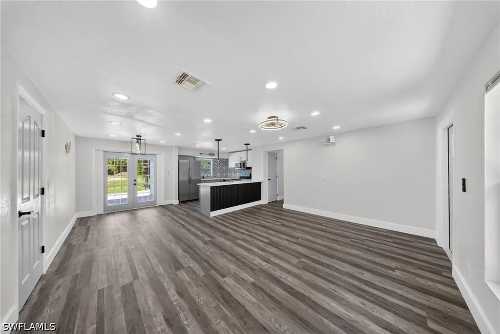 280 1st Street NW Naples FL 34120
