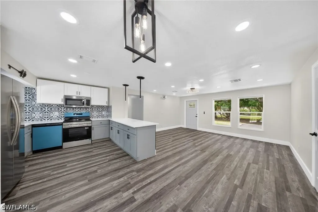 280 1st Street NW Naples FL 34120