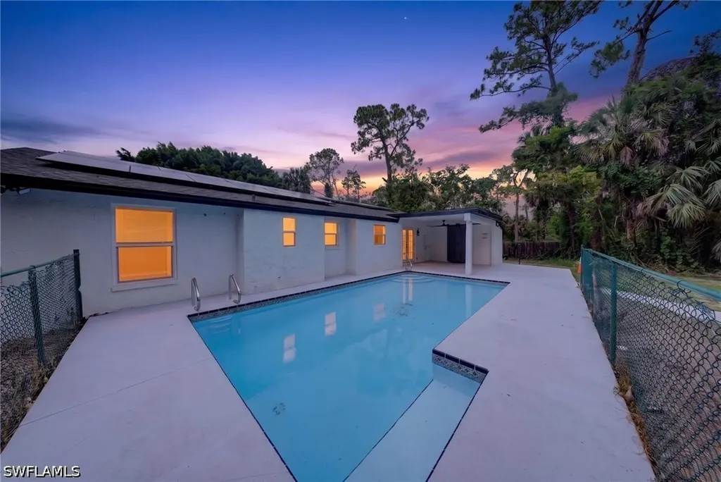 280 1st Street NW Naples FL 34120