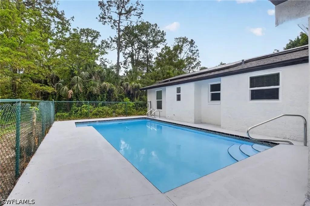 280 1st Street NW Naples FL 34120