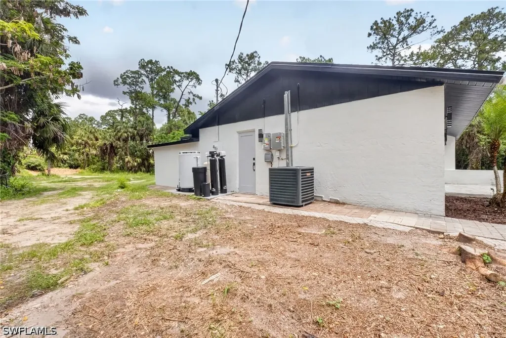 280 1st Street NW Naples FL 34120