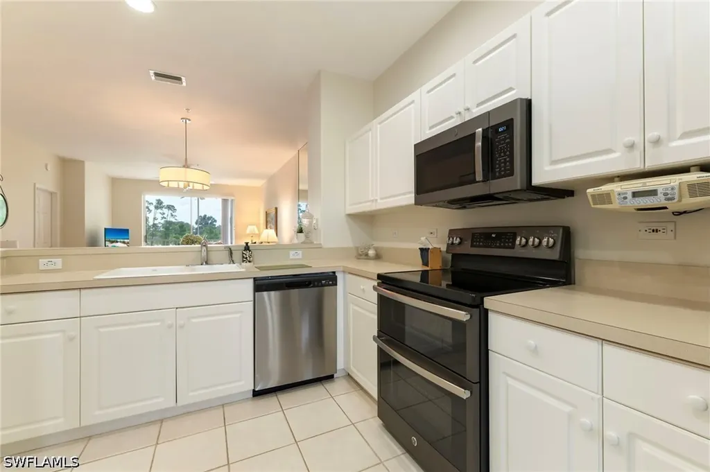8247 Parkstone Place Naples FL 34120