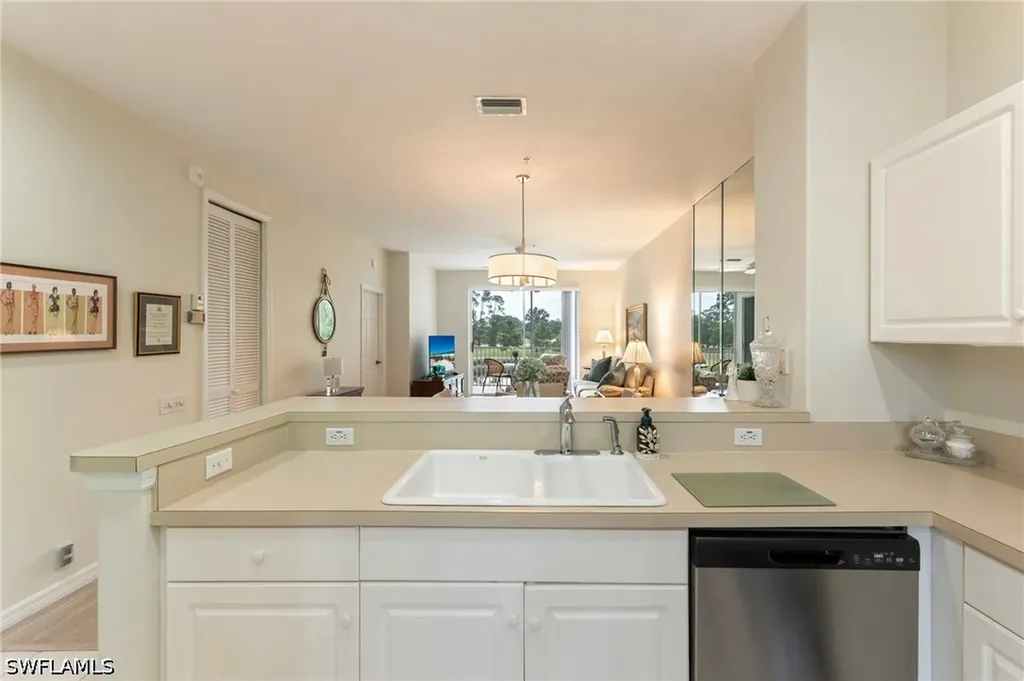 8247 Parkstone Place Naples FL 34120