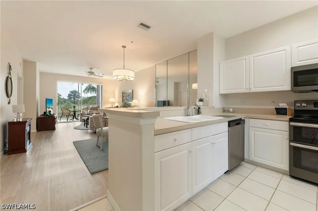 8247 Parkstone Place Naples FL 34120