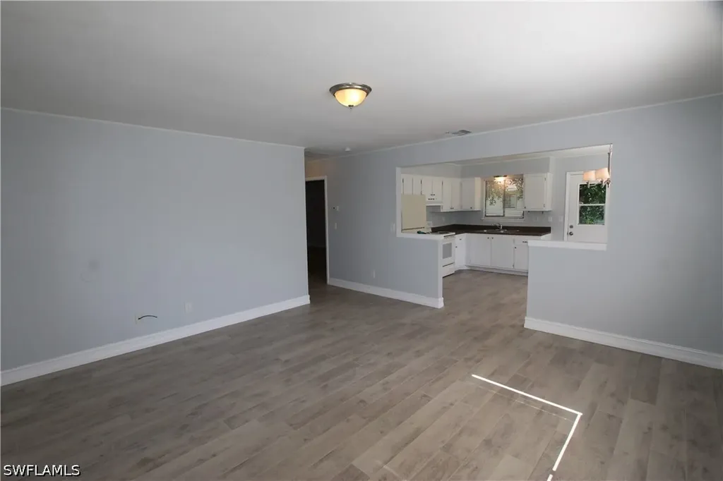 2445 Thomasson Drive Naples FL 34112