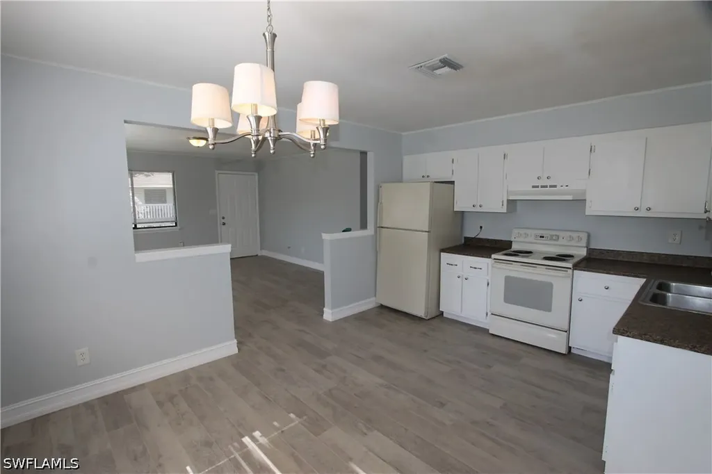 2445 Thomasson Drive Naples FL 34112