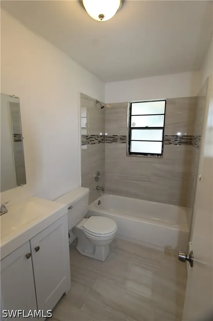 2445 Thomasson Drive Naples FL 34112