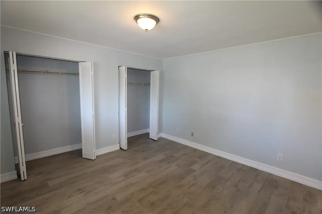 2445 Thomasson Drive Naples FL 34112