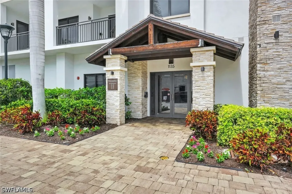 1135 3rd Avenue S Naples FL 34102