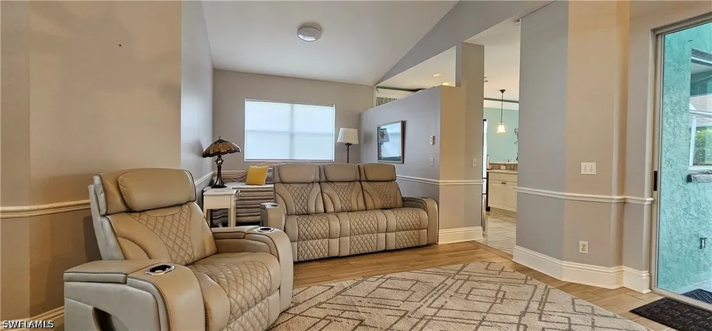 520 Crossfield Circle Naples FL 34104