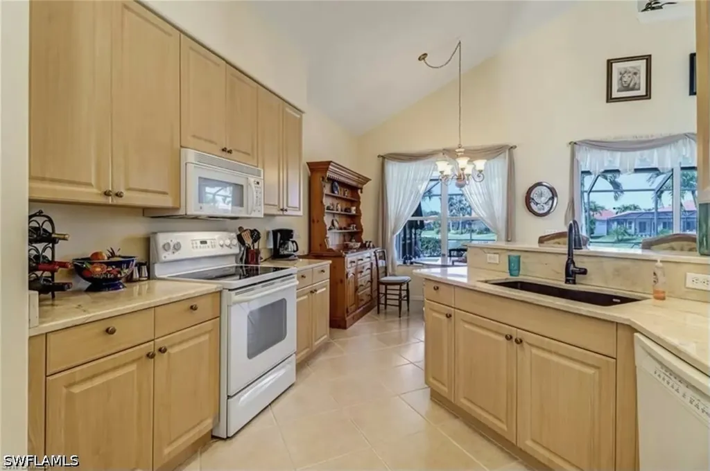 1041 Jardin Drive Naples FL 34104