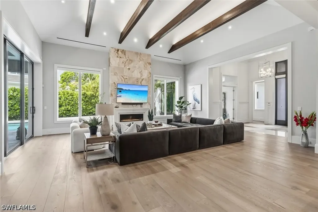 541 Whispering Pine Court Naples FL 34103