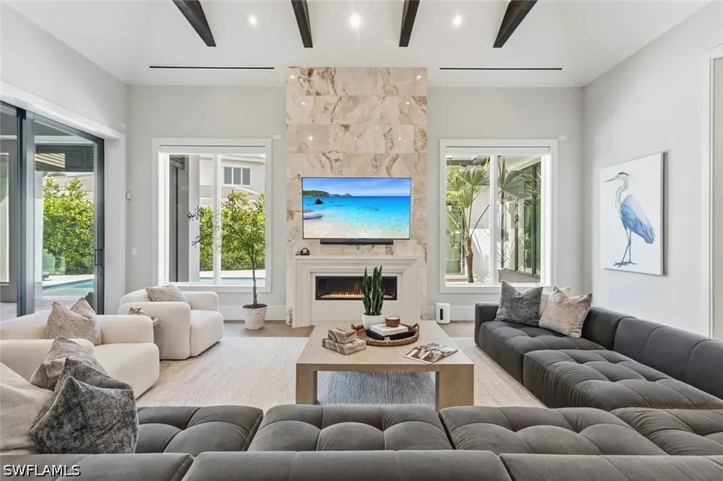 541 Whispering Pine Court Naples FL 34103