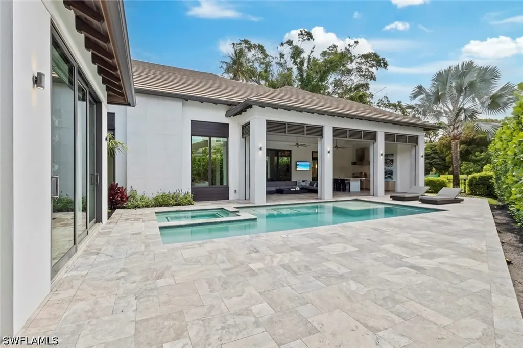 541 Whispering Pine Court Naples FL 34103