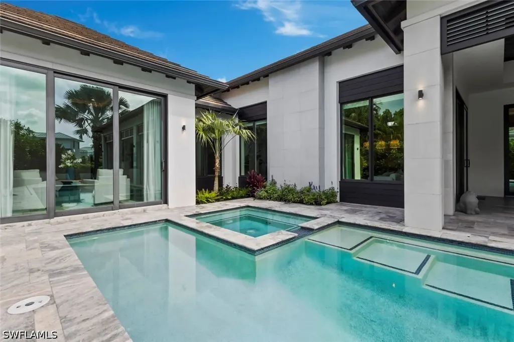 541 Whispering Pine Court Naples FL 34103