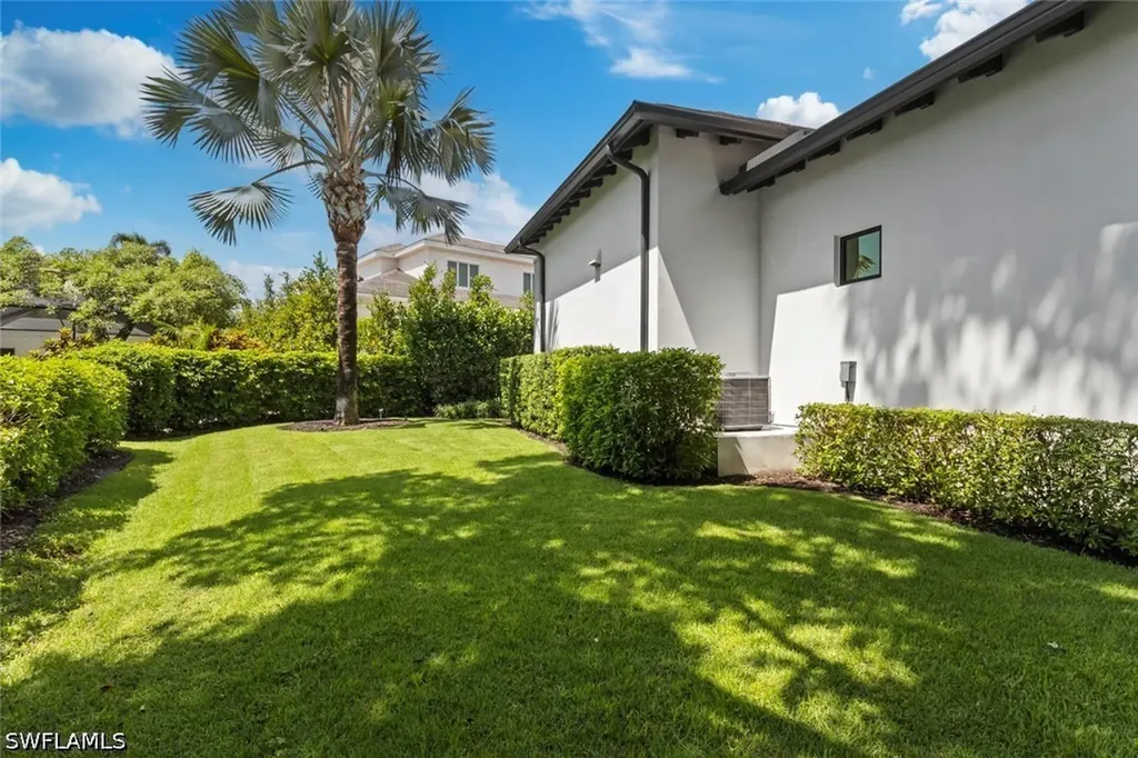 541 Whispering Pine Court Naples FL 34103