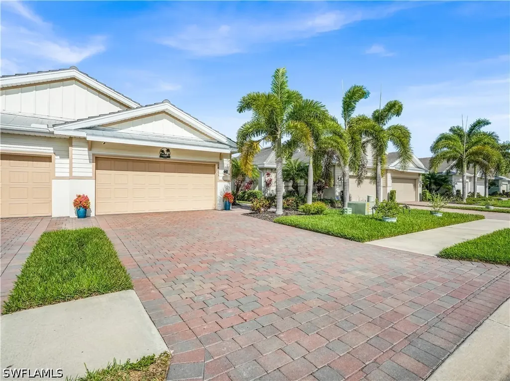 14695 Edgewater Circle Naples FL 34114