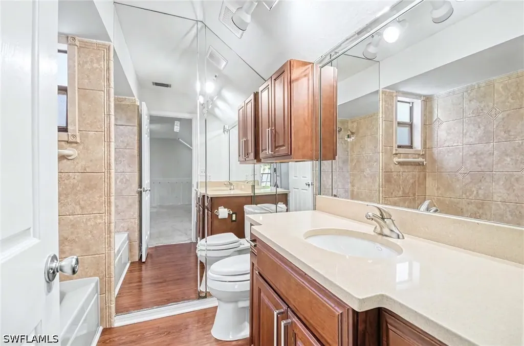 1325 Solana Road Naples FL 34103