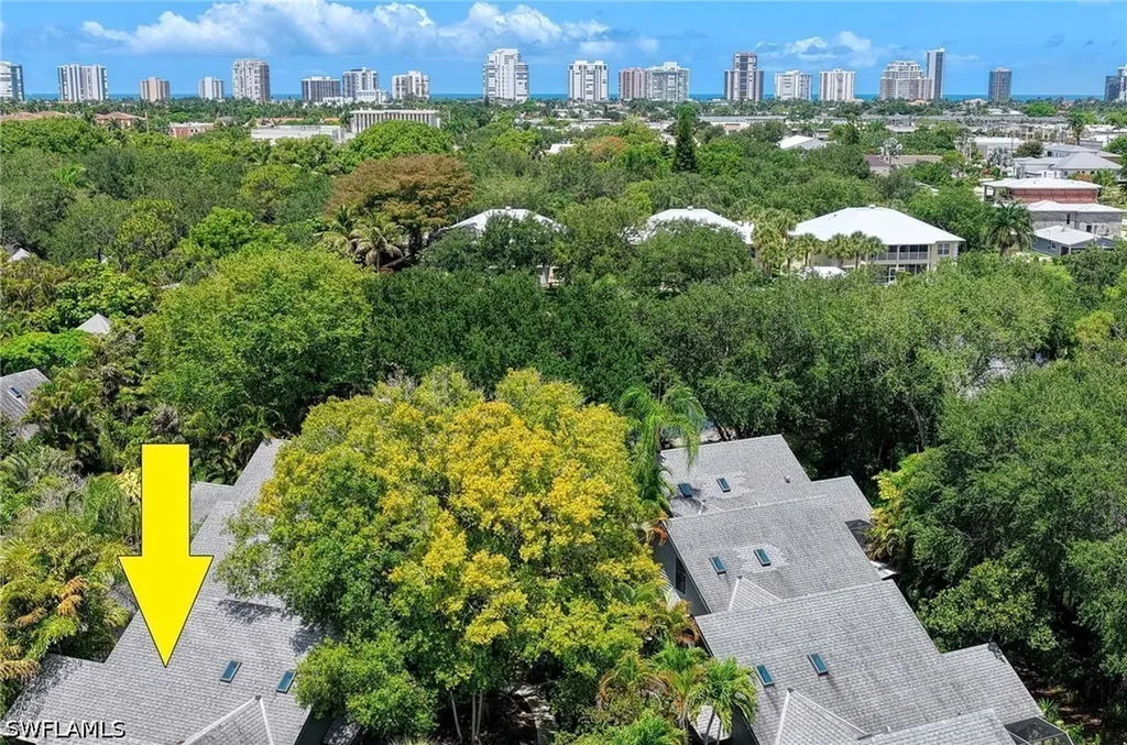1325 Solana Road Naples FL 34103