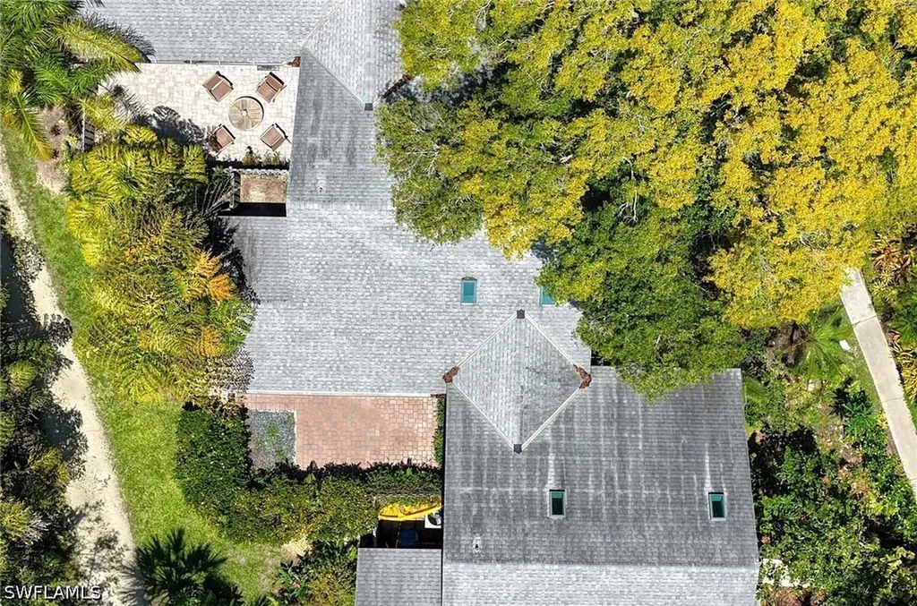1325 Solana Road Naples FL 34103
