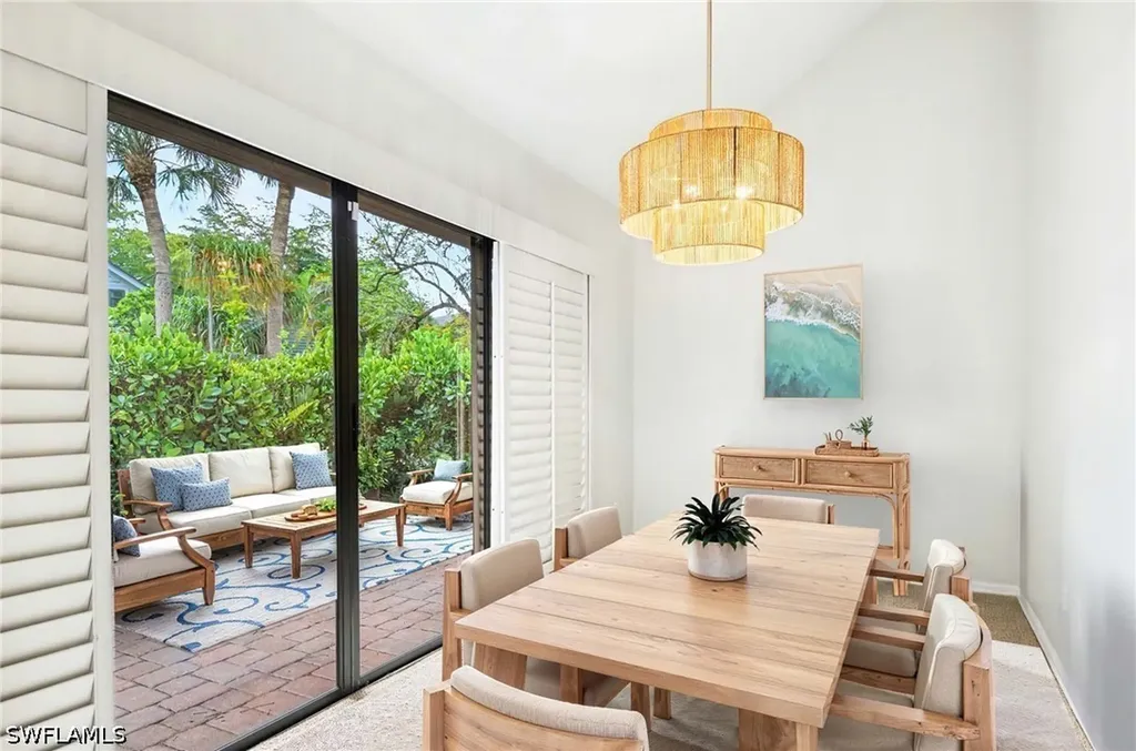 1325 Solana Road Naples FL 34103