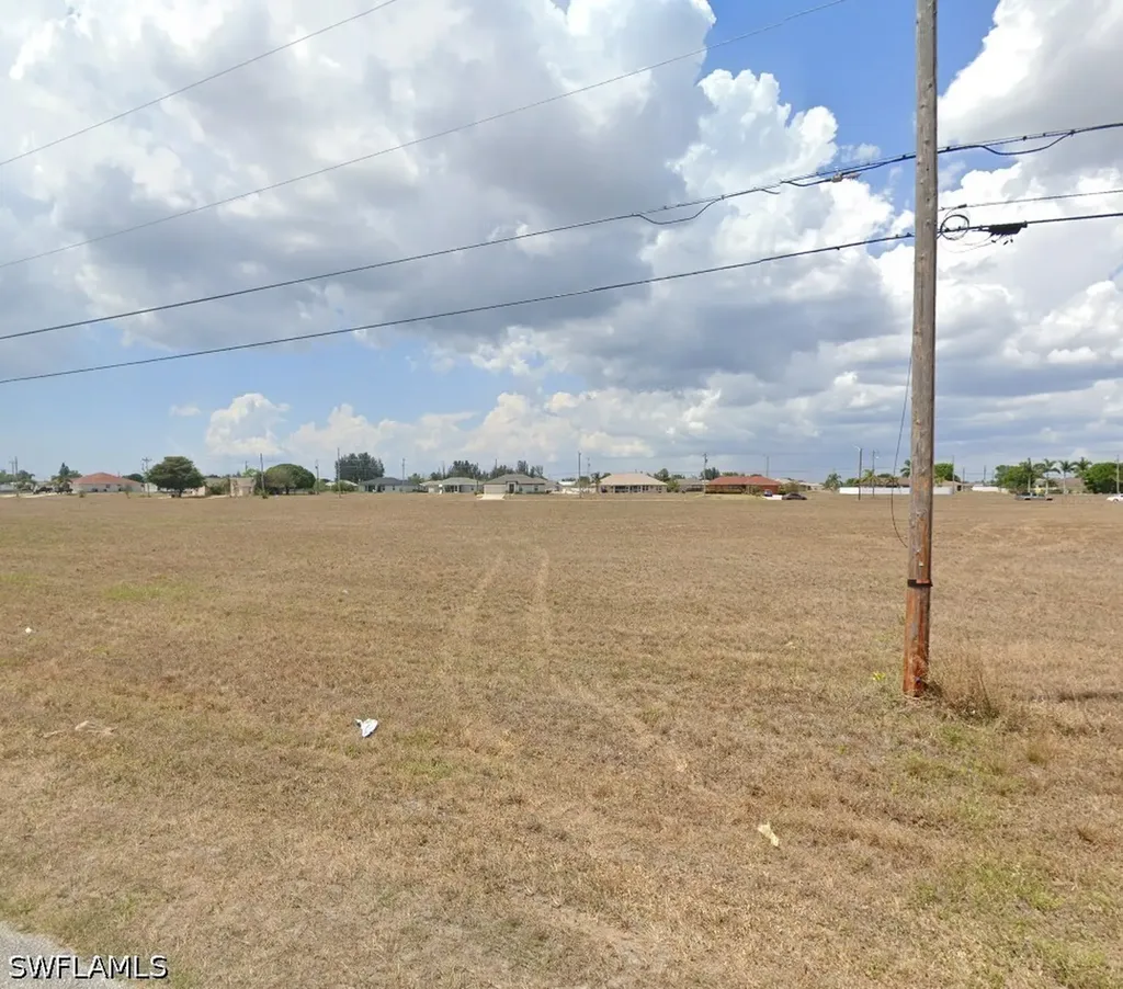 623 NE 15th Terrace Cape Coral FL 33909