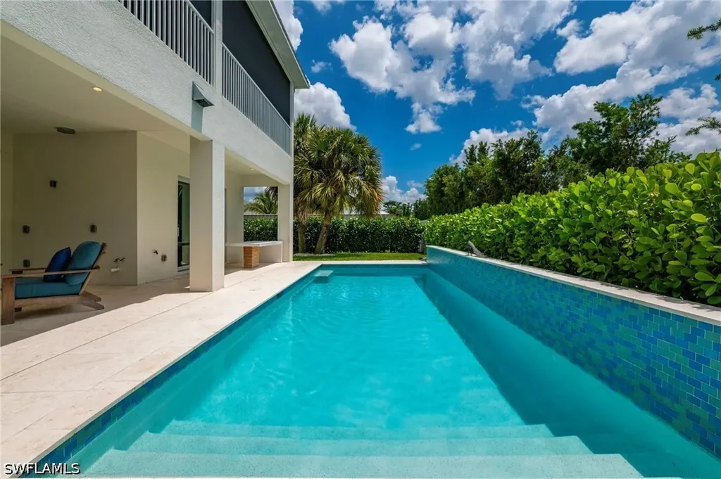158 Cambria Lane Naples FL 34112