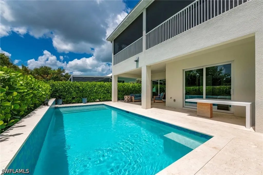 158 Cambria Lane Naples FL 34112