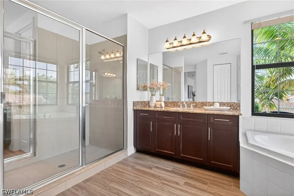 13852 Luna Drive Naples FL 34109
