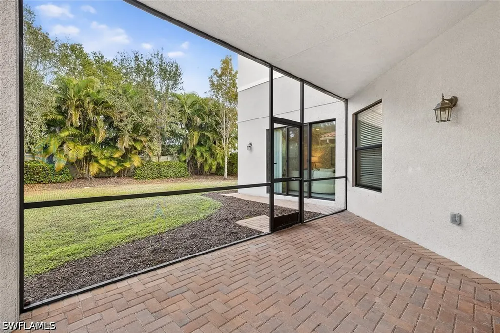 13852 Luna Drive Naples FL 34109