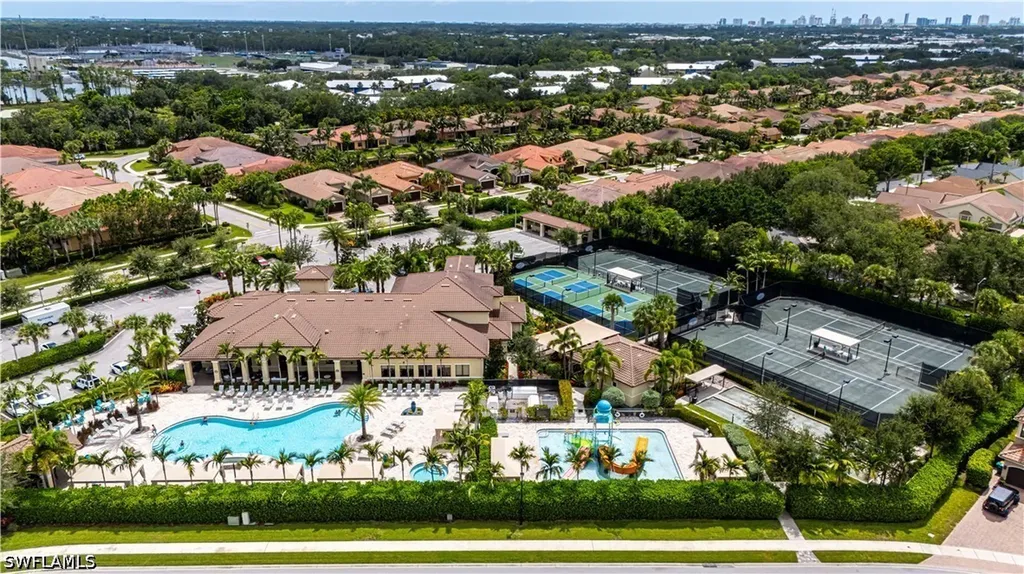 13852 Luna Drive Naples FL 34109
