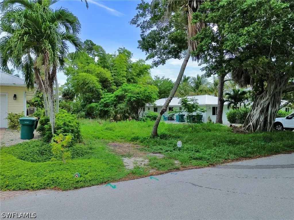 3037 Coco Avenue Naples FL 34112