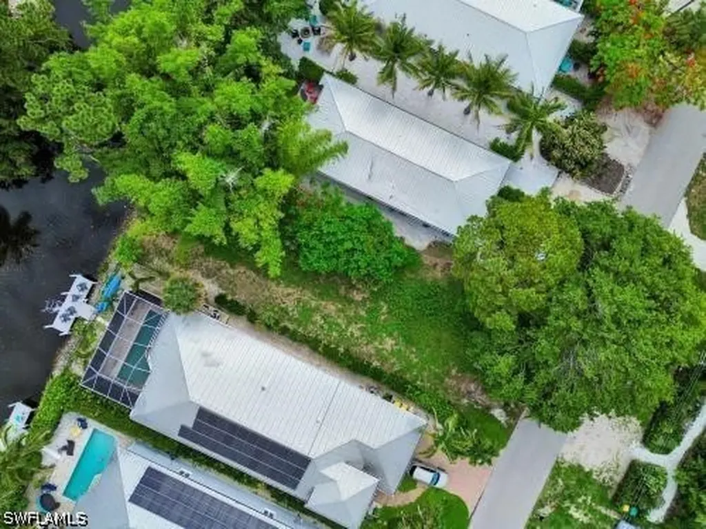 3037 Coco Avenue Naples FL 34112