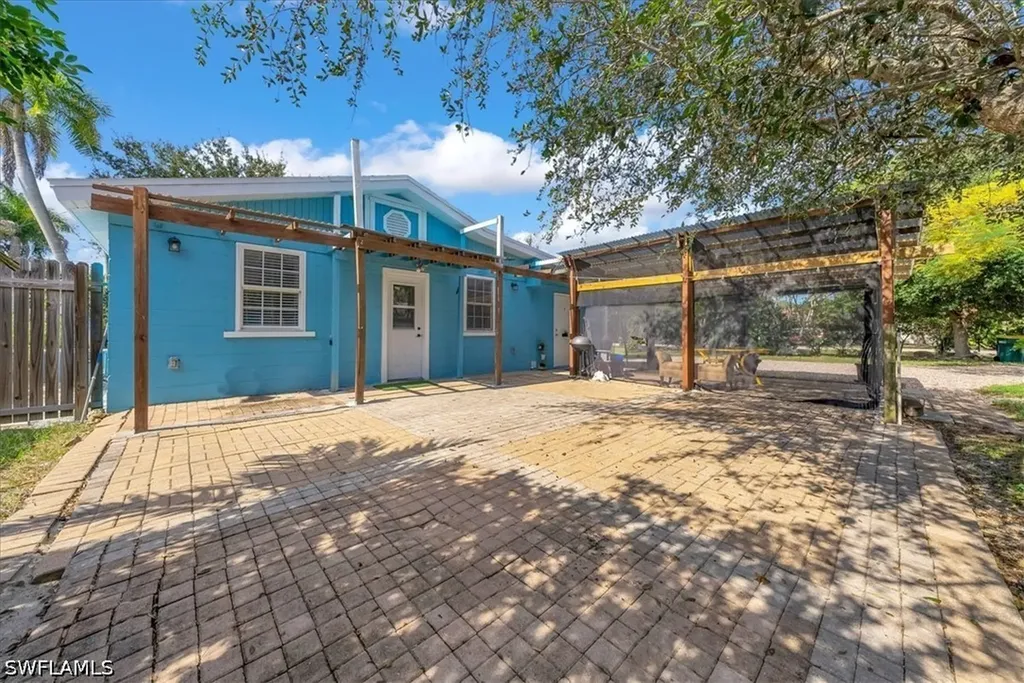 2750 Manorca Avenue Naples FL 34112