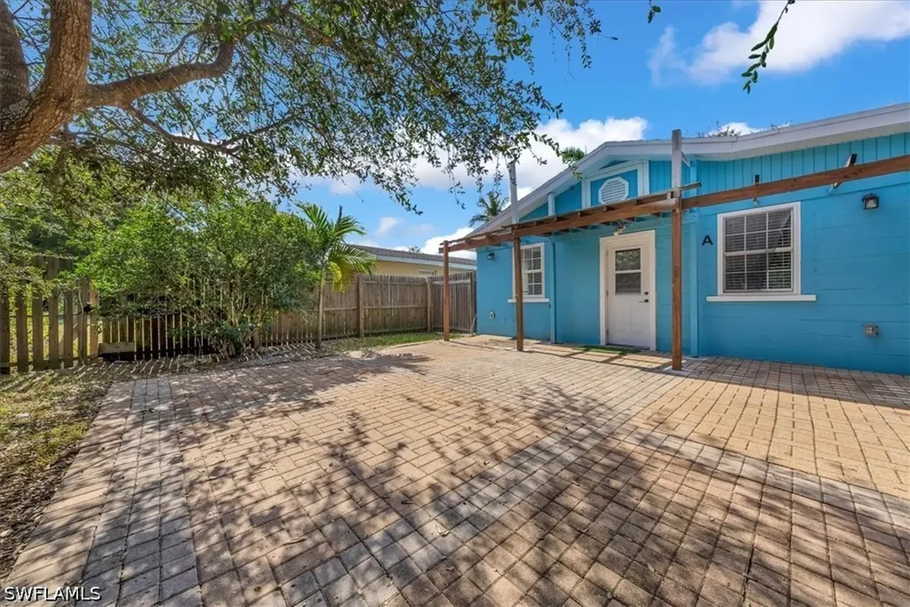 2750 Manorca Avenue Naples FL 34112