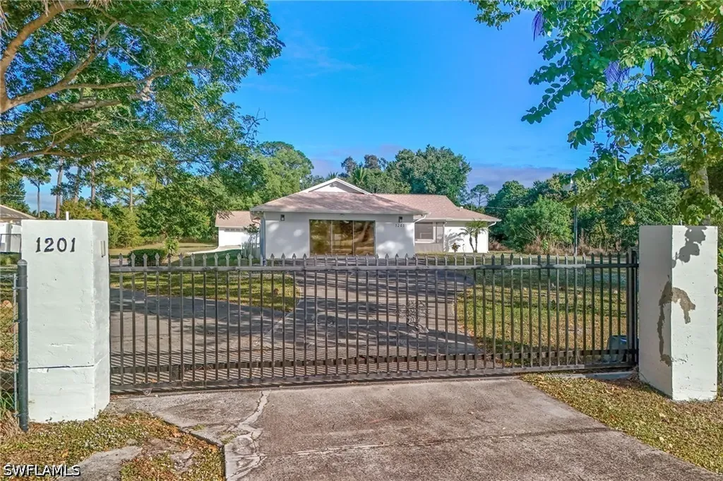 1201 Saint Clair Shores Road Naples FL 34104