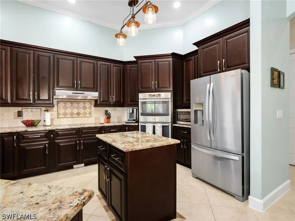 530 13th Street NW Naples FL 34120